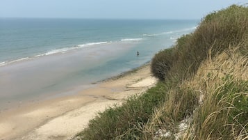 Una spiaggia nelle vicinanze