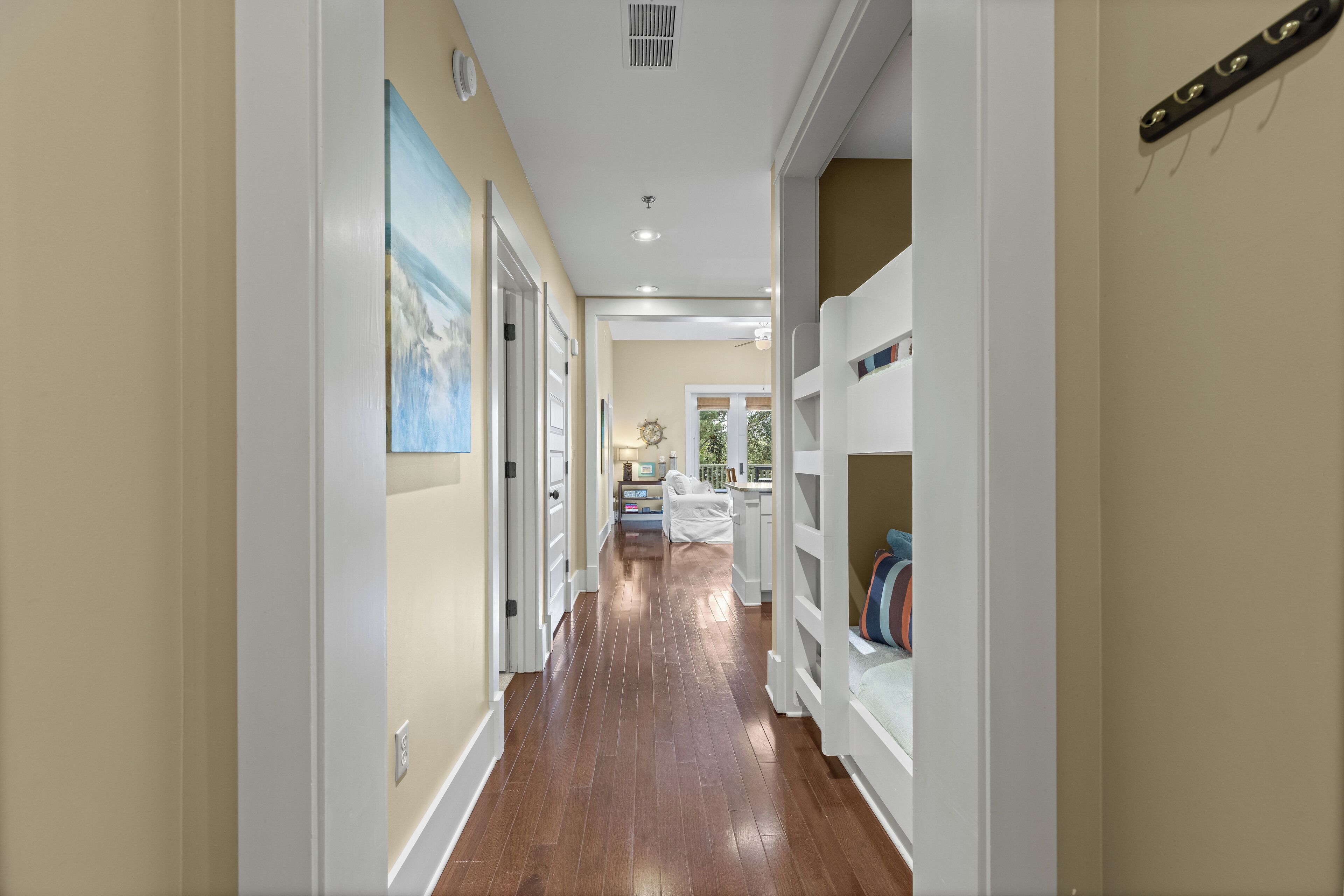 2 habitaciones, tabla de planchar con plancha y wifi gratis 