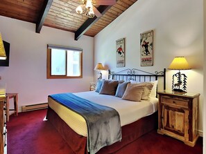 2 bedrooms, iron/ironing board, Internet, bed sheets