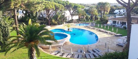 Piscina coperta, piscina all'aperto