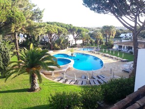 Piscine couverte, piscine extérieure