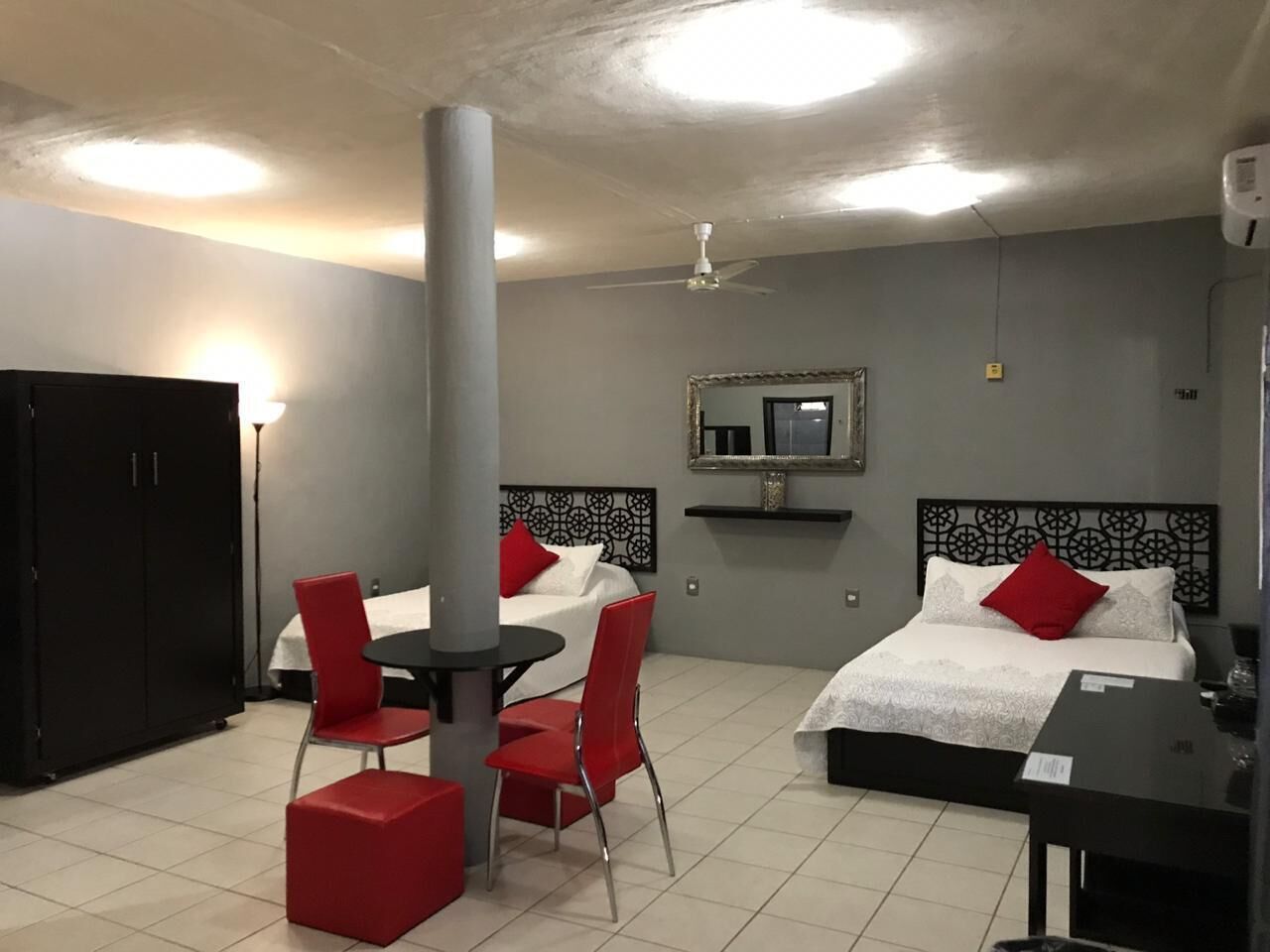 Nice and spacious private room (Studio).