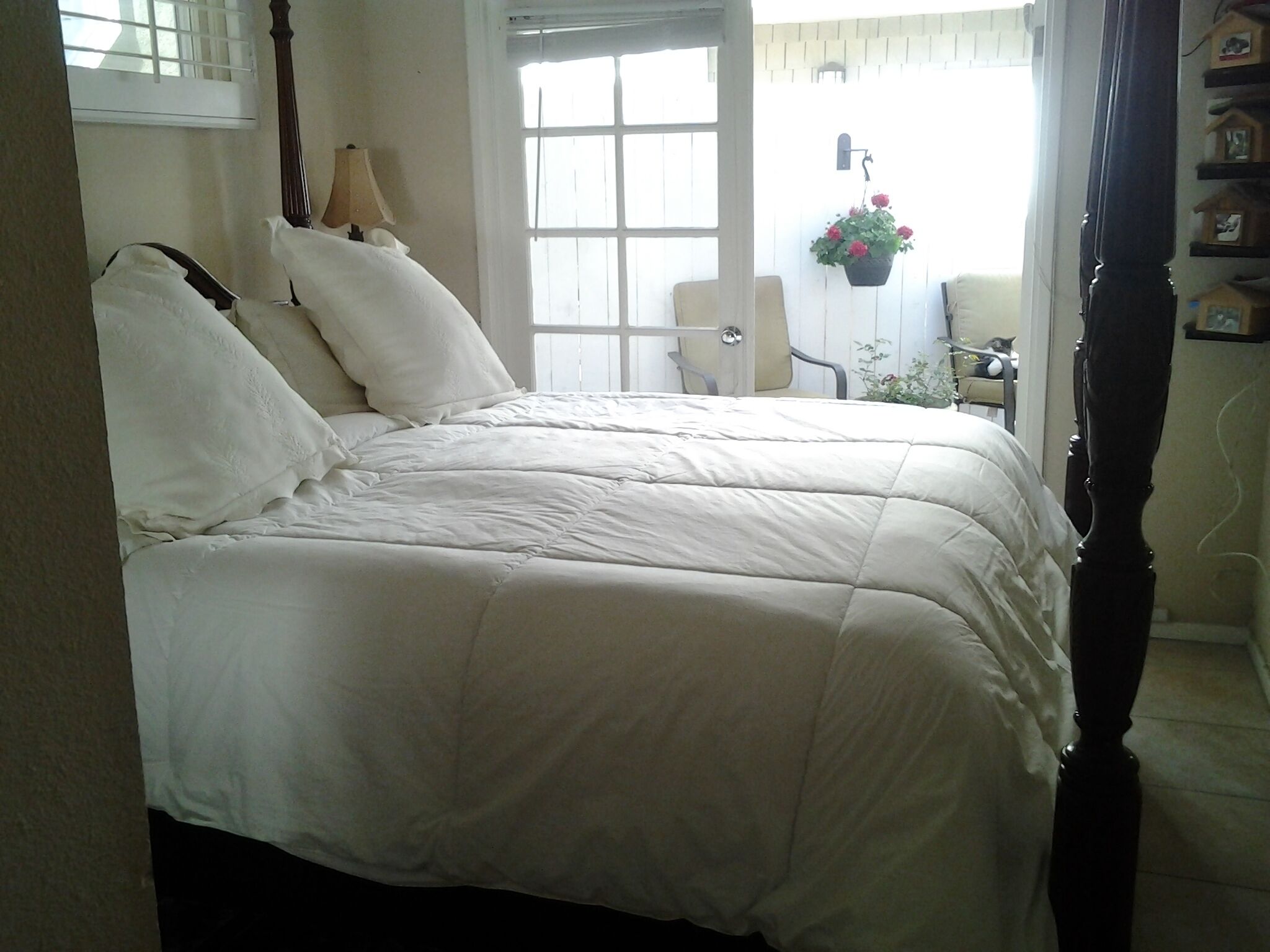 2 habitaciones, tabla de planchar con plancha, cuna de viaje y wifi 