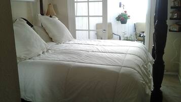 2 habitaciones, tabla de planchar con plancha, cuna de viaje y wifi