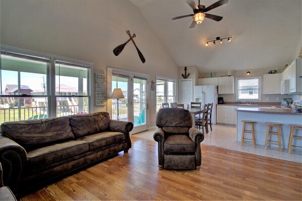 TV - "My 4 Beaches" Pet Friendly Cozy Topsail Island Home in Surf City, NC (Surf City)