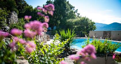 Ruhiges Ferienhaus in außergewöhnlicher Lage wenige min. vom Salagou See entfernt