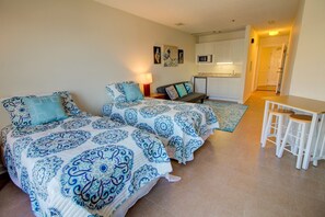 2 bedrooms, iron/ironing board, WiFi