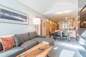 TV, fireplace, DVD player