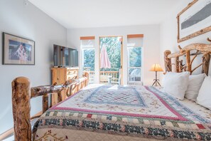 3 bedrooms, desk, iron/ironing board, free WiFi - Snowstar Condo 23 - Serene Mountain Dwelling with Onsite Exercise Room (Ketchum)