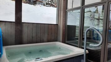 Bain à remous intérieur