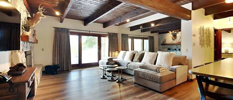 TV, fireplace, DVD player, table tennis