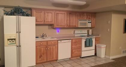 Spacious 2 Bedroom Basement Apartment w/full Kitchen and large living room. 🚭 <br><br>