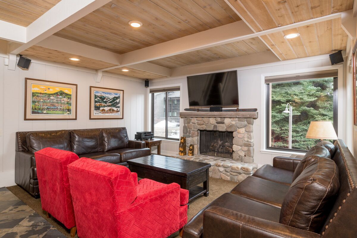 Charming Condo near Sun Valley Village with WIFI