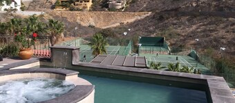 Inicio increíble, gran vista, cerca del centro, piscina, lujo!