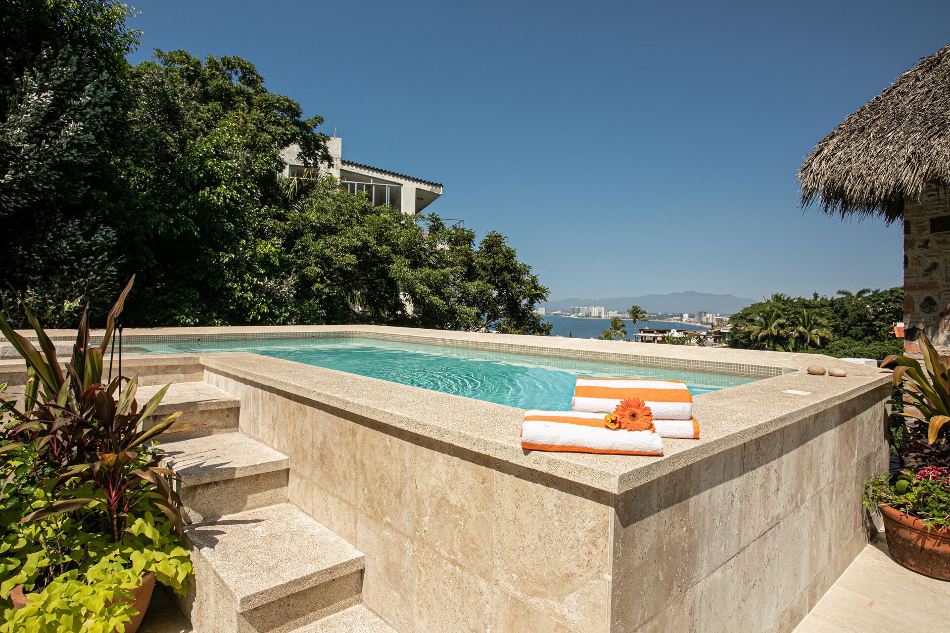 Et oppvarmet basseng