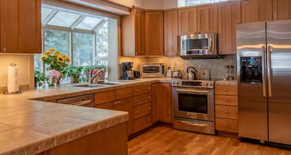 Yeager Private Home - Room For the Whole Family with Elkhorn Hot Tub