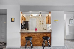 Dishwasher, coffee/tea maker, ice maker - Knolls 1022 - Two Bedroom Apartment, Sleeps 6 (Osage Beach)