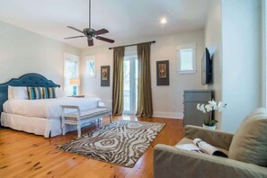 5 chambres, fer et planche à repasser, Wi-Fi, draps fournis