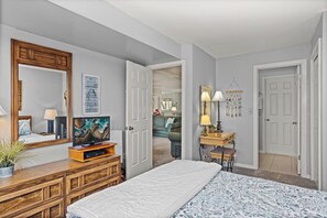 3 bedrooms, WiFi, bed sheets - Knolls 1124 - Three Bedroom Apartment, Sleeps 8 (Osage Beach)