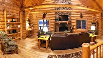 Smart TV, fireplace, ping pong, stereo