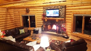Smart TV, fireplace, table tennis, stereo