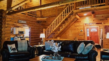 Smart TV, fireplace, table tennis, stereo