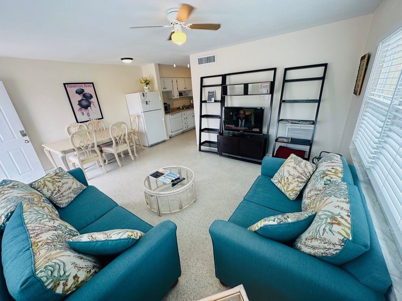 1Bdr/1Bath full kitchen, Apt #6 Steps from Door to Sand n Shore!