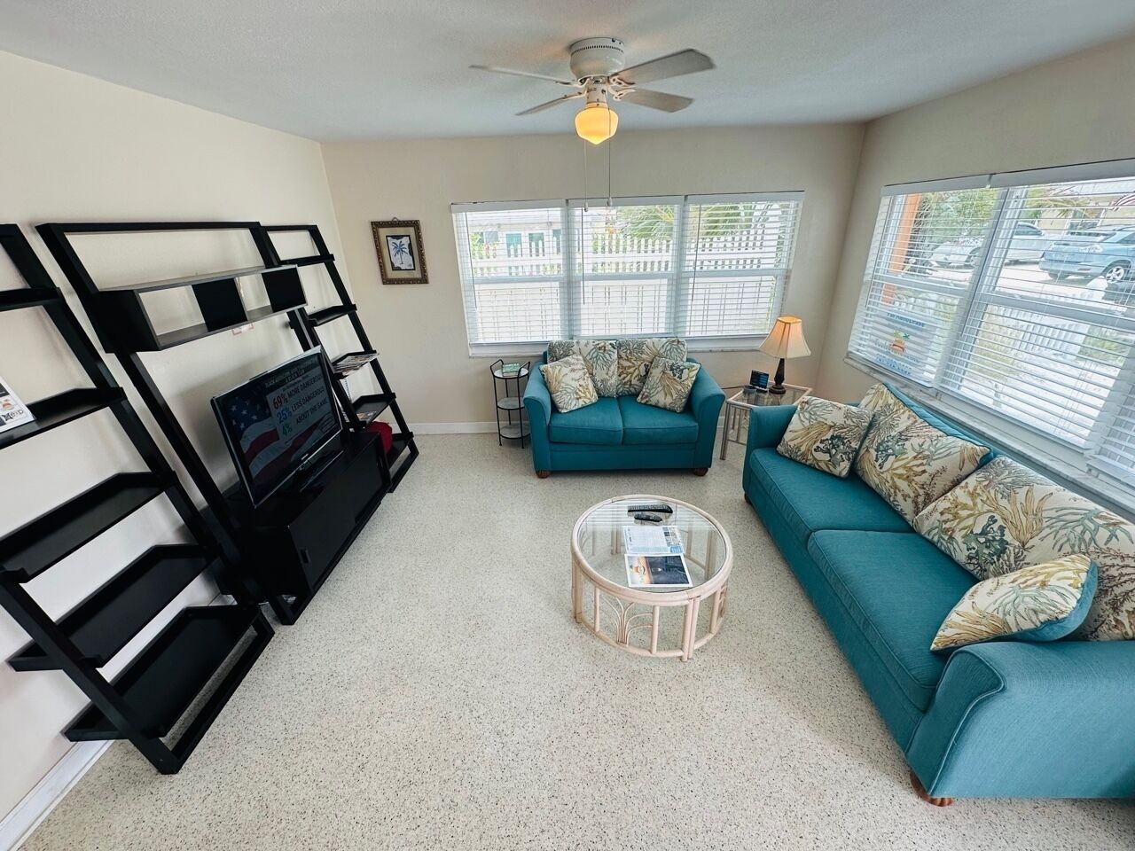 1Bdr/1Bath full kitchen, Apt #6 Steps from Door to Sand n Shore!