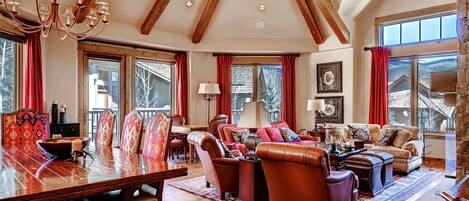 Televisión, chimenea, Netflix, mesa de ping pong