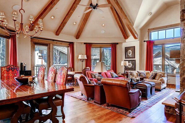 TV, fireplace, Netflix, ping pong - 5 Bed/5 Bath Condo - Steps from the Chairlift! (Edwards)