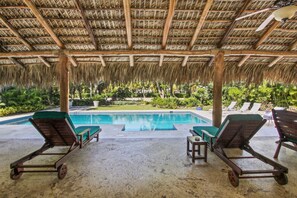 Pool - Los Ensueños: Dream villa near beach w/ pool, Jacuzzi, housekeeper & golf cart (Punta Cana)