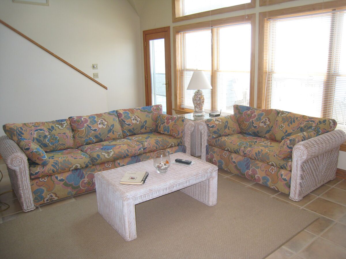 The Sea Shire: Beautiful condo with majestic sunset views