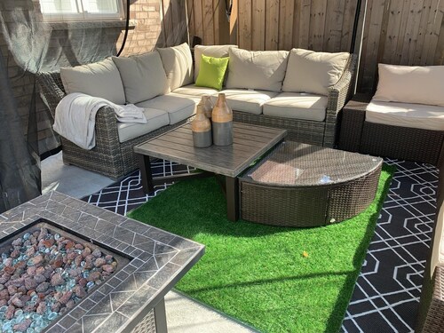  Modern  Bsmt Apartment - Separate & Private