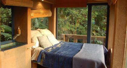 Casita Coporito overlooking the lake and stream