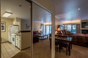 Strykjärn/strykbräda, gratis wi-fi och sängkläder