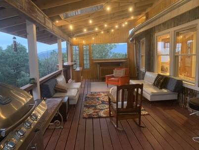 NEWLY RENOVATED PRIVATE MOUNTAIN HOME WITH HOT TUB