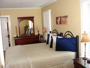 3 bedrooms, in-room safe, iron/ironing board, free WiFi