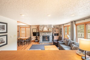 TV, fireplace