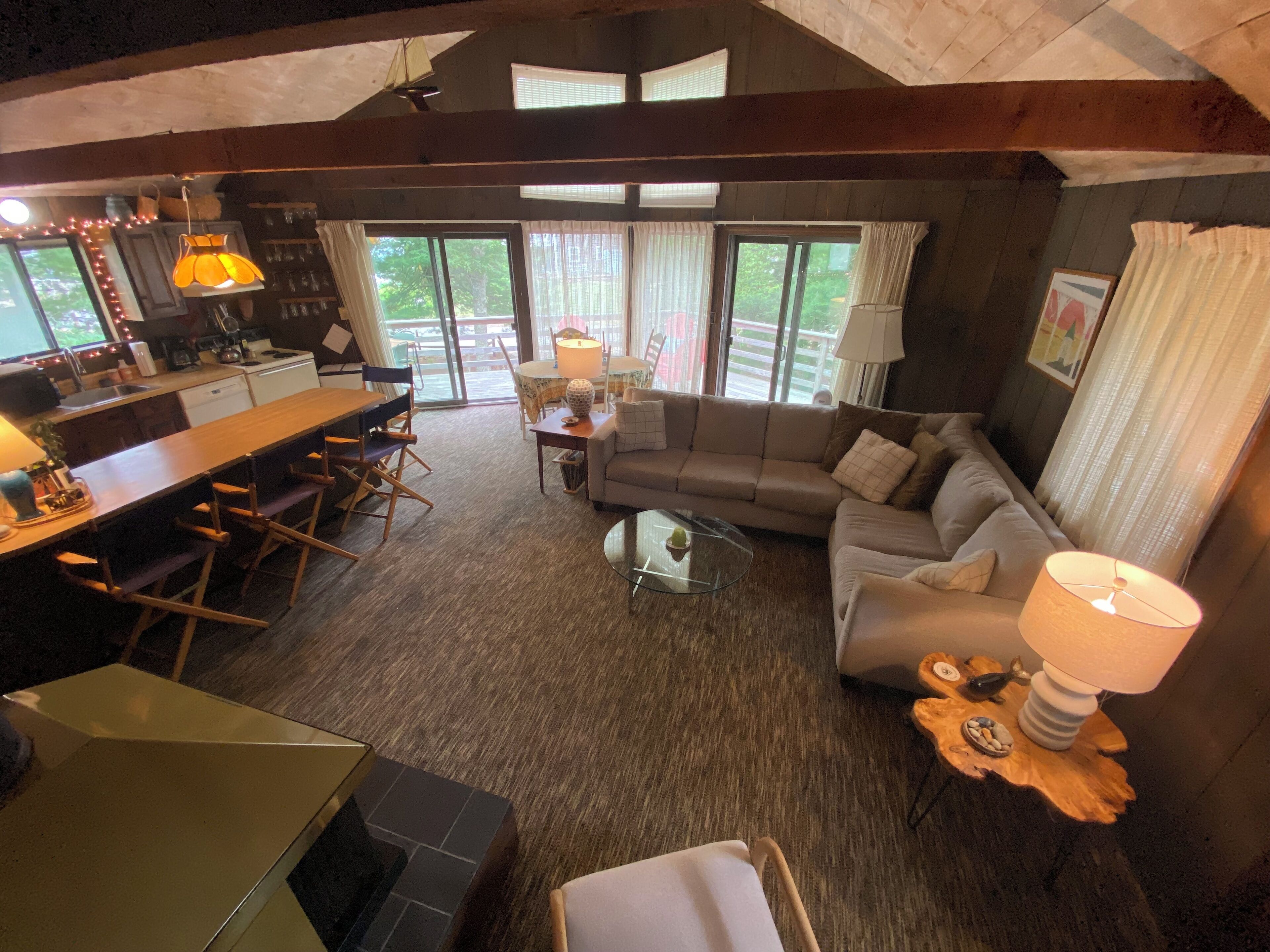 Smart TV, DVD player, books, printers