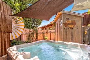Outdoor spa tub - PERSONAL OASIS! Private Spa + Walkable Everywhere! (Sedona)