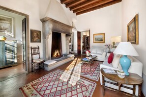 TV, fireplace, DVD player, table tennis - Exclusive 7BR-8BA Villa with pool, a few mins from town, yet in the countryside (Impruneta)