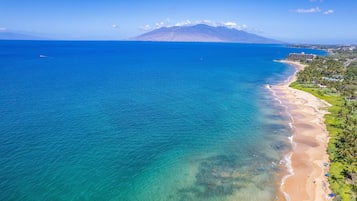 靠近海滩、沙滩毛巾