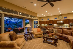 Smart TV, fireplace - Luxury PGA Norman Hideaway 4 bedrooms #227244 (La Quinta)