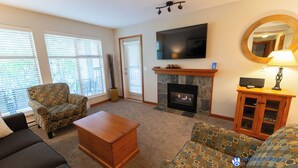 Living area - Renovated Ground Floor Condo. Spacious Floor Plan, Pool & Hot Tub Onsite (Whistler)