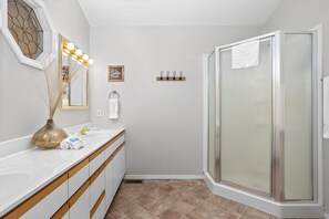 Combined shower/tub, towels, soap, shampoo