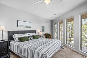 4 bedrooms, free WiFi, bed sheets
