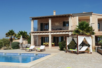 Luxurious Villa with pool, BBQ, swings, tennis court, Volleyball court, Gym 