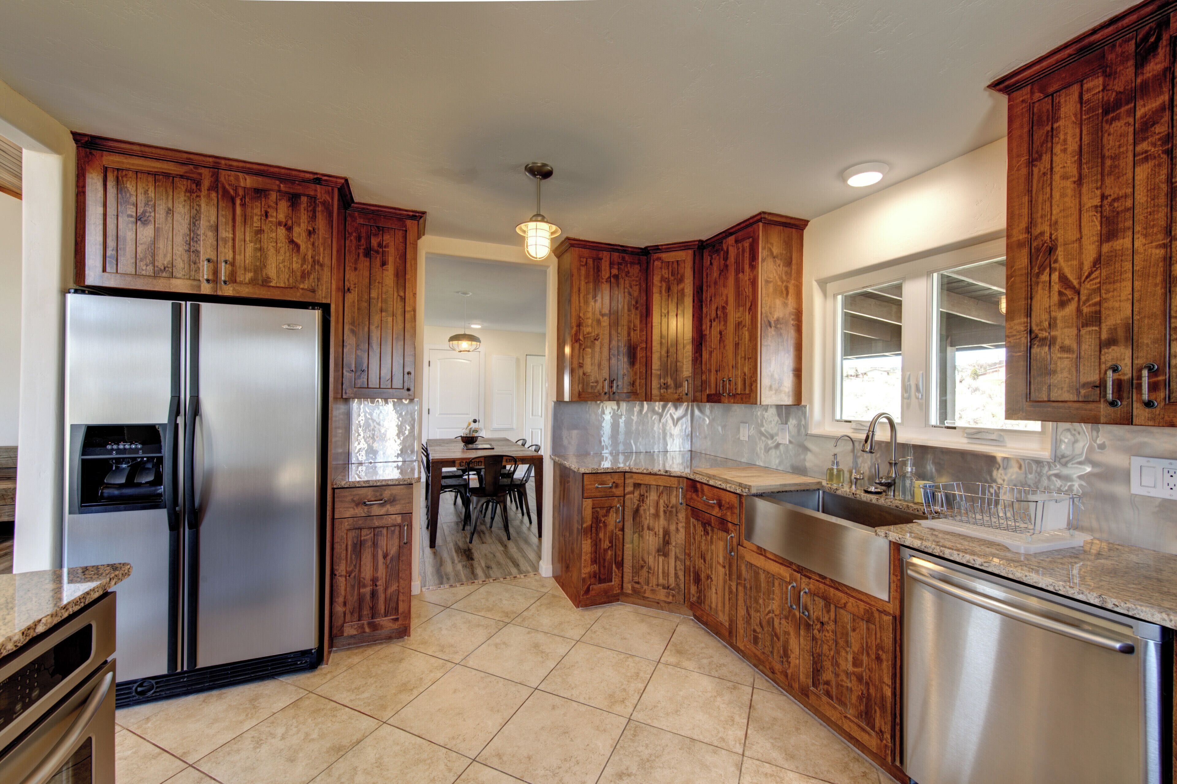 Secluded Luxury Riverfront Ranch on 13 Acres for Bryce & Zion Fiber Internt