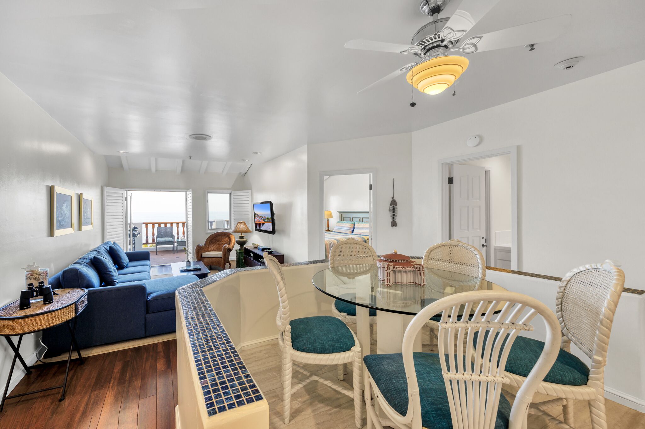 H157: Bright Villa, Sweeping Ocean Views, Golf Cart, Wifi - Avalon, CA