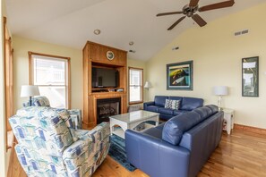 TV, tavolo da calcetto, impianto stereo